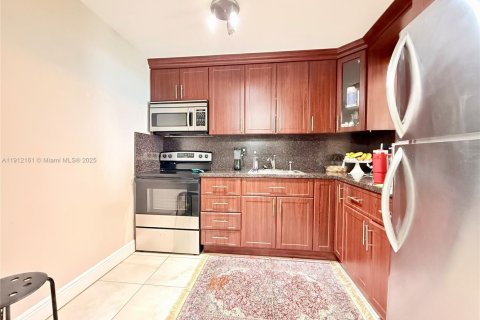 Copropriété à vendre à North Bay Village, Floride: 1 chambre, 70.61 m2 № 1968156 - photo 21