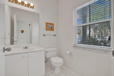 House in Cooper City, Florida 3 bedrooms, 148.83 sq.m. № 1739071 - photo 12