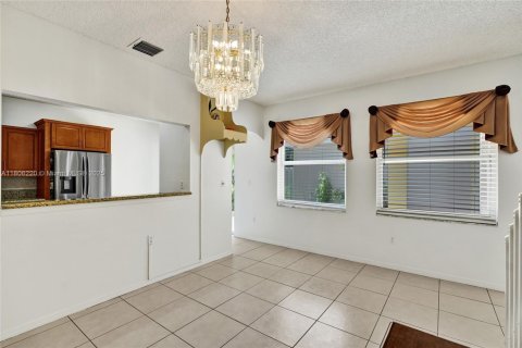 House in Cooper City, Florida 3 bedrooms, 148.83 sq.m. № 1739071 - photo 11