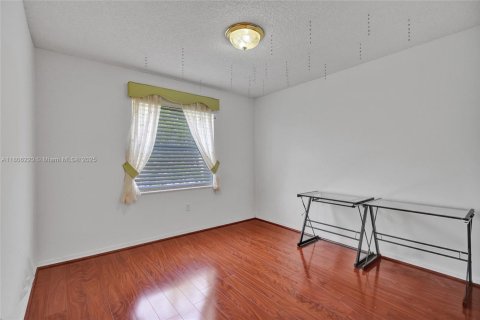 House in Cooper City, Florida 3 bedrooms, 148.83 sq.m. № 1739071 - photo 26