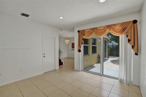 House in Cooper City, Florida 3 bedrooms, 148.83 sq.m. № 1739071 - photo 10