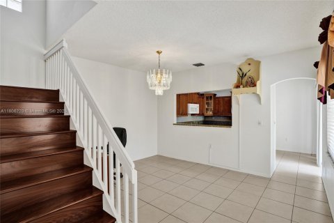 House in Cooper City, Florida 3 bedrooms, 148.83 sq.m. № 1739071 - photo 9