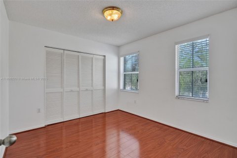 House in Cooper City, Florida 3 bedrooms, 148.83 sq.m. № 1739071 - photo 25