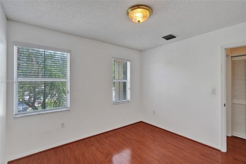House in Cooper City, Florida 3 bedrooms, 148.83 sq.m. № 1739071 - photo 24