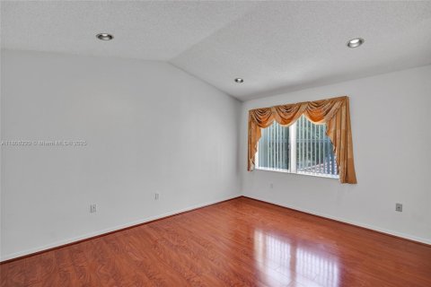 House in Cooper City, Florida 3 bedrooms, 148.83 sq.m. № 1739071 - photo 17