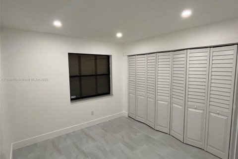 Townhouse in Miami, Florida 3 bedrooms, 147.9 sq.m. № 1825496 - photo 12