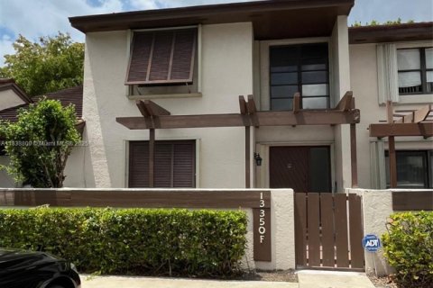 Townhouse in Miami, Florida 3 bedrooms, 147.9 sq.m. № 1825496 - photo 1