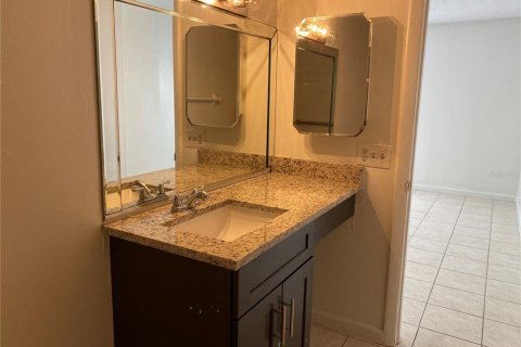 Copropriété à vendre à Orlando, Floride: 2 chambres, 87.7 m2 № 1716861 - photo 10