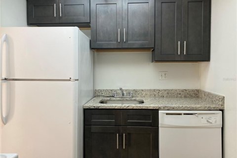 Copropriété à vendre à Orlando, Floride: 2 chambres, 87.7 m2 № 1716861 - photo 2