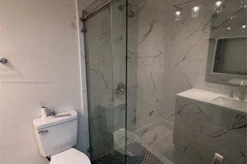 Condominio en alquiler en Hollywood, Florida, 2 dormitorios, 85.47 m2 № 1974573 - foto 27