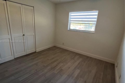 Condominio en alquiler en Hollywood, Florida, 2 dormitorios, 85.47 m2 № 1974573 - foto 29