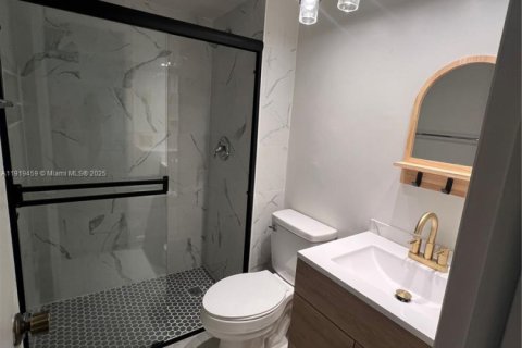 Condominio en alquiler en Hollywood, Florida, 2 dormitorios, 85.47 m2 № 1974573 - foto 26