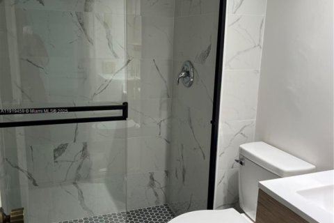 Condominio en alquiler en Hollywood, Florida, 2 dormitorios, 85.47 m2 № 1974573 - foto 25