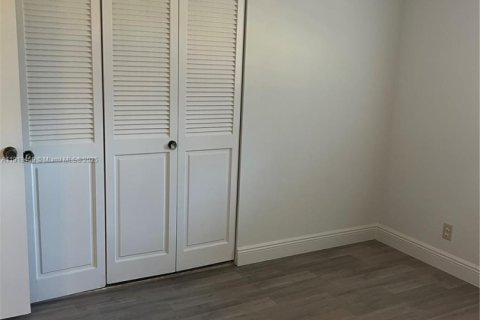 Condominio en alquiler en Hollywood, Florida, 2 dormitorios, 85.47 m2 № 1974573 - foto 30