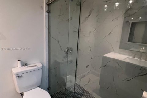 Condominio en alquiler en Hollywood, Florida, 2 dormitorios, 85.47 m2 № 1974573 - foto 22