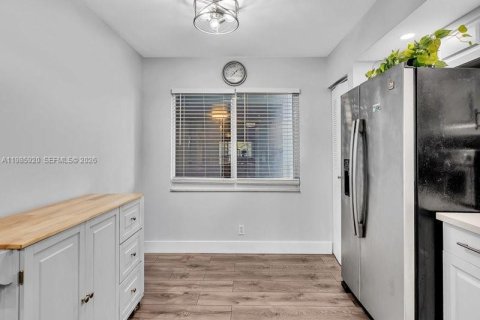 Condominio en alquiler en Pembroke Pines, Florida, 2 dormitorios, 110.74 m2 № 2063888 - foto 5