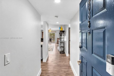 Condominio en Pembroke Pines, Florida, 2 dormitorios  № 2063888