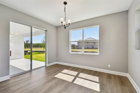 House in Zephyrhills, Florida 4 bedrooms, 307.13 sq.m. № 1559933 - photo 24