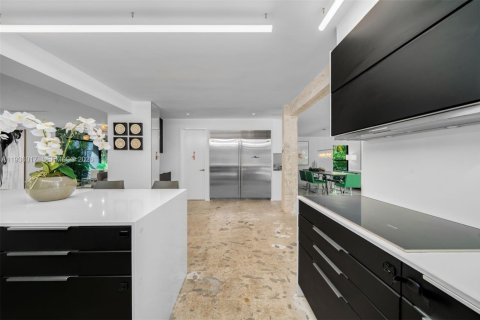 Купить виллу или дом в Ки-Бискейн, Флорида 5 спален, 457.45м2, № 1995261 - фото 14