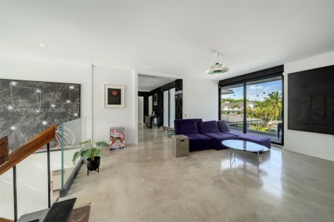 Купить виллу или дом в Ки-Бискейн, Флорида 5 спален, 457.45м2, № 1995261 - фото 23