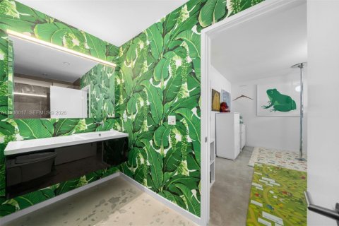 Купить виллу или дом в Ки-Бискейн, Флорида 5 спален, 457.45м2, № 1995261 - фото 28