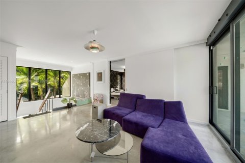 Купить виллу или дом в Ки-Бискейн, Флорида 5 спален, 457.45м2, № 1995261 - фото 24