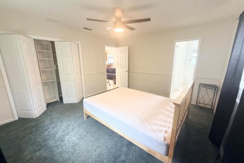 Villa ou maison à louer à Lake Worth, Floride: 4 chambres, 201.23 m2 № 2390065 - photo 9