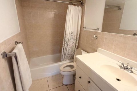 Villa ou maison à louer à Lake Worth, Floride: 4 chambres, 201.23 m2 № 2390065 - photo 14