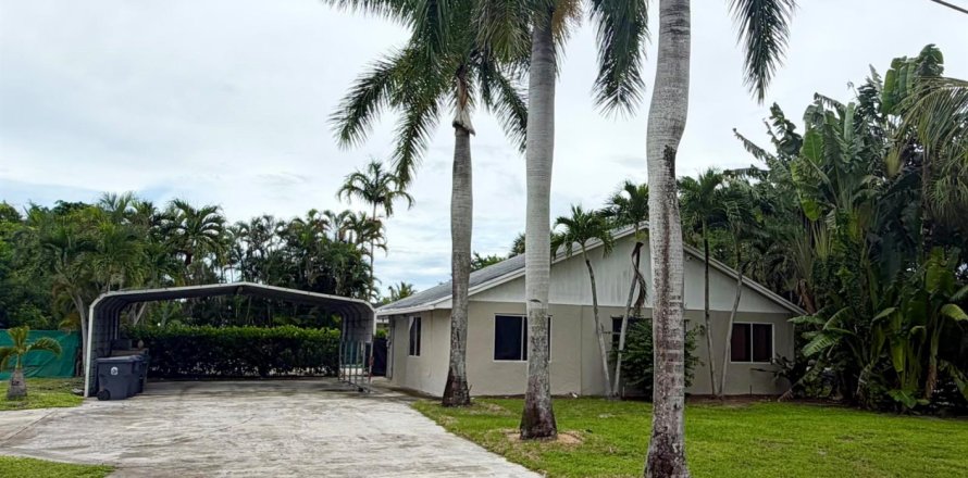 Villa ou maison à Lake Worth, Floride 4 chambres, 201.23 m2 № 2390065