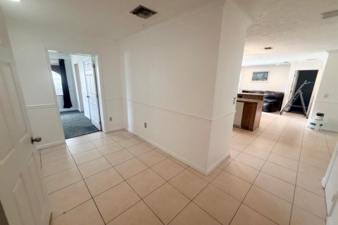 Villa ou maison à louer à Lake Worth, Floride: 4 chambres, 201.23 m2 № 2390065 - photo 16