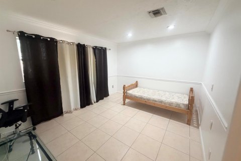 Villa ou maison à louer à Lake Worth, Floride: 4 chambres, 201.23 m2 № 2390065 - photo 19