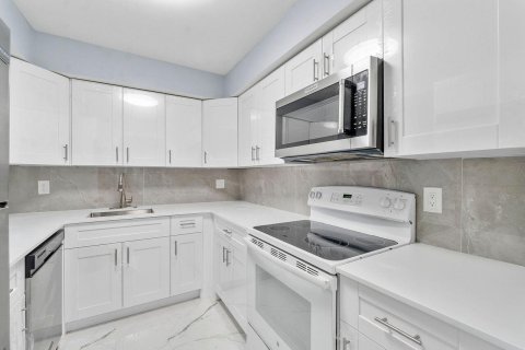Condominio en Boynton Beach, Florida, 2 dormitorios  № 2262306