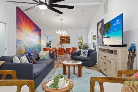 House in Bradenton, Florida 3 bedrooms, 197.23 sq.m. № 2091677 - photo 15