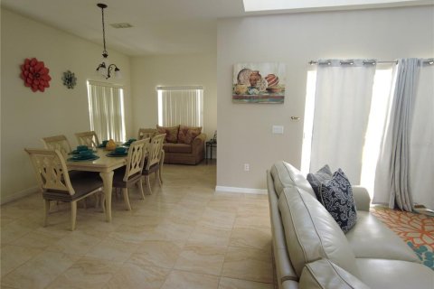 Casa en alquiler en Kissimmee, Florida, 5 dormitorios, 238.94 m2 № 1801657 - foto 9
