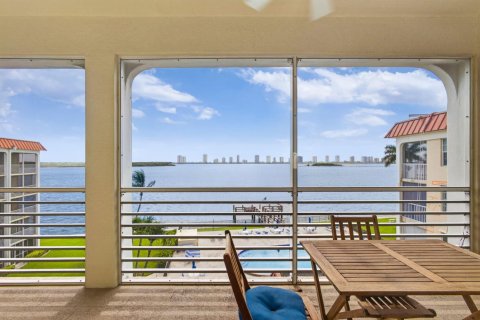 Condo in North Palm Beach, Florida, 2 bedrooms  № 2365814