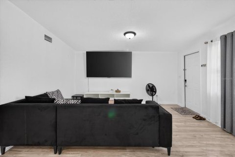 Casa en venta en Tampa, Florida, 4 dormitorios, 127.65 m2 № 2344841 - foto 12