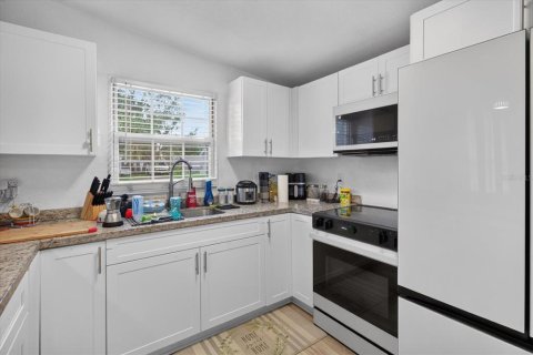 Casa en venta en Tampa, Florida, 4 dormitorios, 127.65 m2 № 2344841 - foto 17