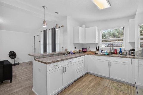 Casa en venta en Tampa, Florida, 4 dormitorios, 127.65 m2 № 2344841 - foto 15