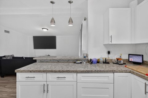 Casa en venta en Tampa, Florida, 4 dormitorios, 127.65 m2 № 2344841 - foto 16