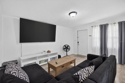 Casa en venta en Tampa, Florida, 4 dormitorios, 127.65 m2 № 2344841 - foto 11