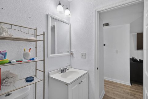 Casa en venta en Tampa, Florida, 4 dormitorios, 127.65 m2 № 2344841 - foto 25