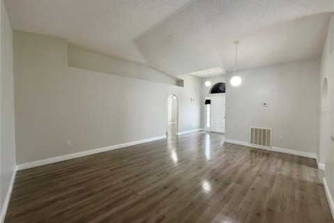 Villa ou maison à vendre à Poinciana, Floride: 3 chambres, 147.9 m2 № 2408574 - photo 5