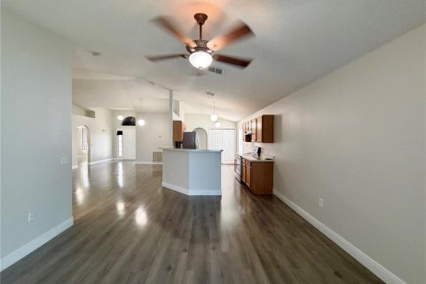 Villa ou maison à vendre à Poinciana, Floride: 3 chambres, 147.9 m2 № 2408574 - photo 14