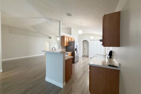 Villa ou maison à vendre à Poinciana, Floride: 3 chambres, 147.9 m2 № 2408574 - photo 15