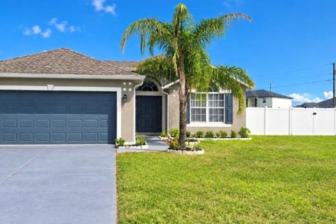 Villa ou maison à Poinciana, Floride 3 chambres, 147.9 m2 № 2408574
