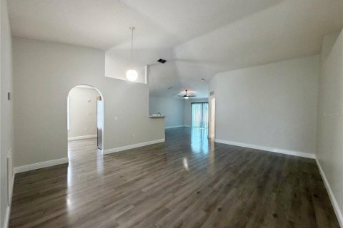 Villa ou maison à vendre à Poinciana, Floride: 3 chambres, 147.9 m2 № 2408574 - photo 6