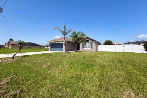 Villa ou maison à vendre à Poinciana, Floride: 3 chambres, 147.9 m2 № 2408574 - photo 3