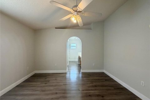 Villa ou maison à vendre à Poinciana, Floride: 3 chambres, 147.9 m2 № 2408574 - photo 22