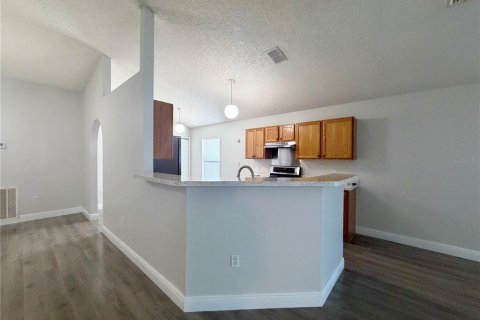 Villa ou maison à vendre à Poinciana, Floride: 3 chambres, 147.9 m2 № 2408574 - photo 11