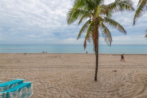 Copropriété à louer à Hollywood, Floride: 1 chambre, 77.57 m2 № 1705235 - photo 26